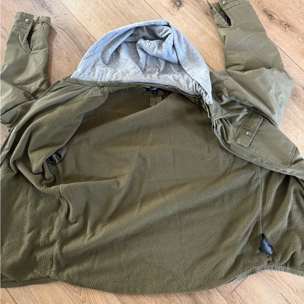Men’s Jacket - Picture 3 of 3
